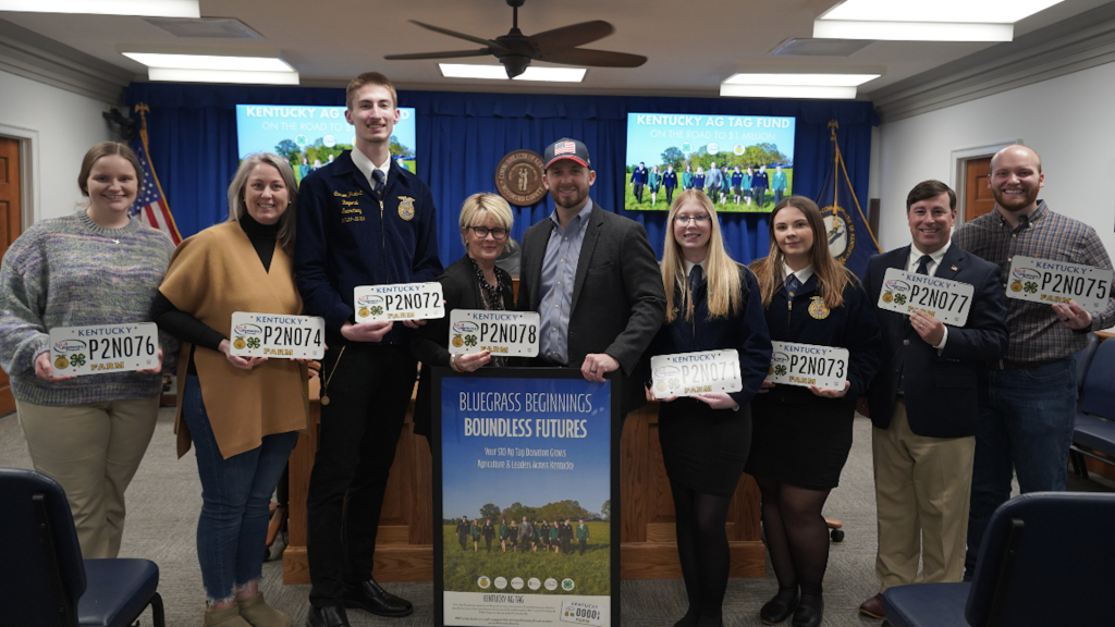 Kentucky Commissioner of Agriculture Jonathan Shell (center) visits FFA chapters across Kentucky to support the Ag Tag Program. Photo courtesy of Kristan Wright.