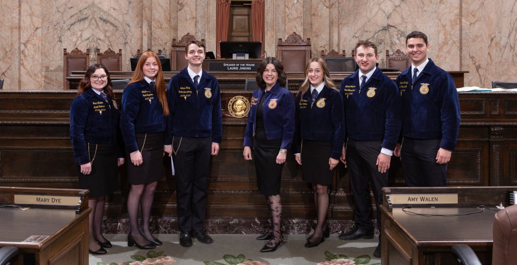 Representative April Connors meets with Washington FFA State Officers.