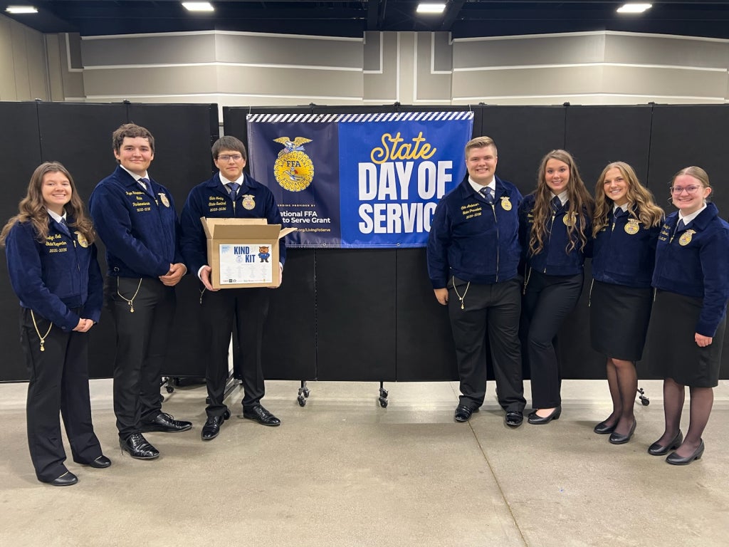 The 2025-26 North Dakota FFA State Officer Team helped plan and execute this service-focused event. Photo courtesy of Anna Palmer and Gracie Rauschenberger. 