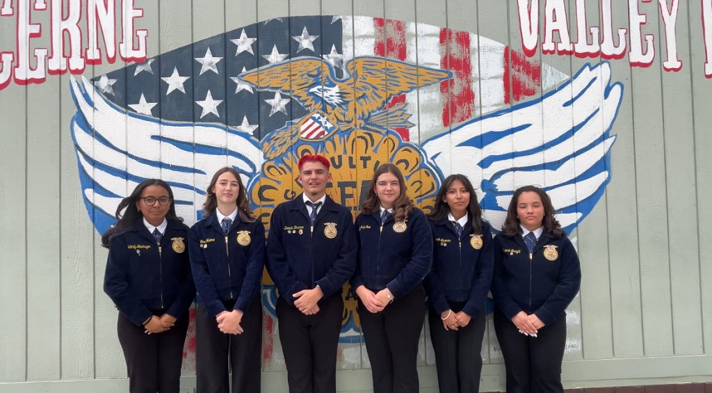Lucerne Valley FFA members.