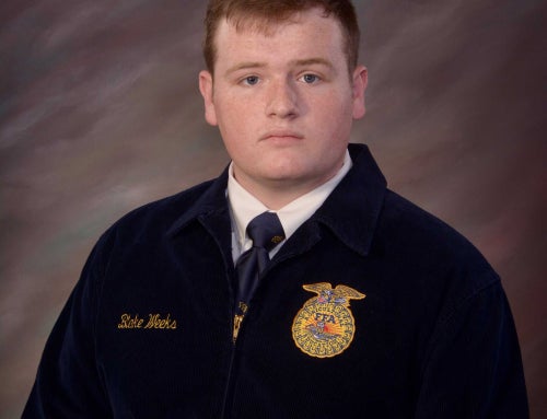 Blake Weeks Wins National FFA Swine Entrepreneurship Award