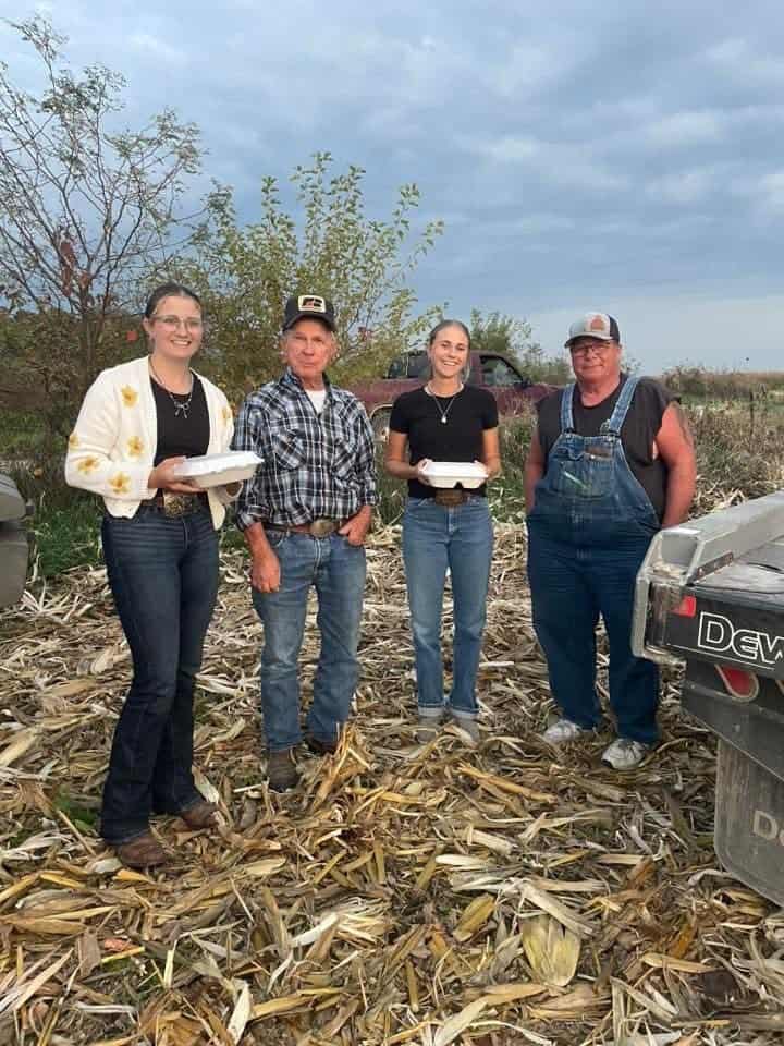Putnam County FFA Members Katie Halley and Tayla Turner deliver meals to local farmers.