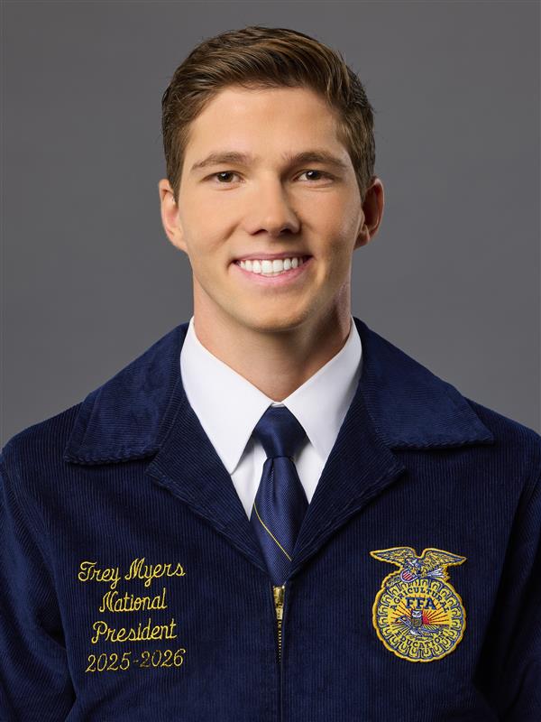 2025-2026 – NO – 01 – Headshot – Trey Myers