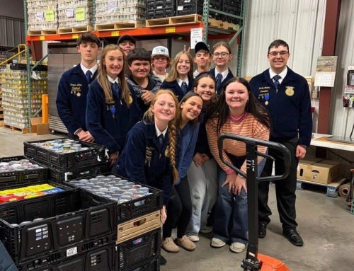 Cheyenne Frontier FFA Stuffs the Pantry