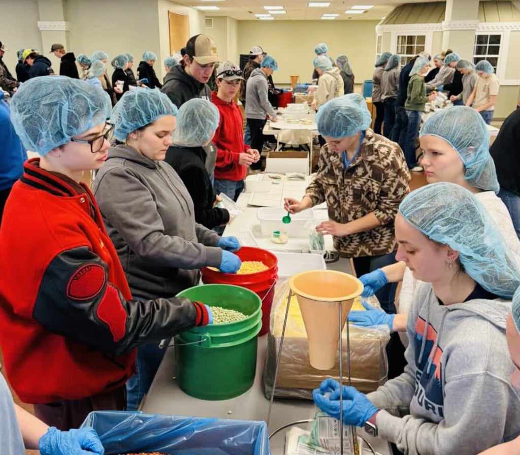 Various FFA members work together to bring hope to the hungry.