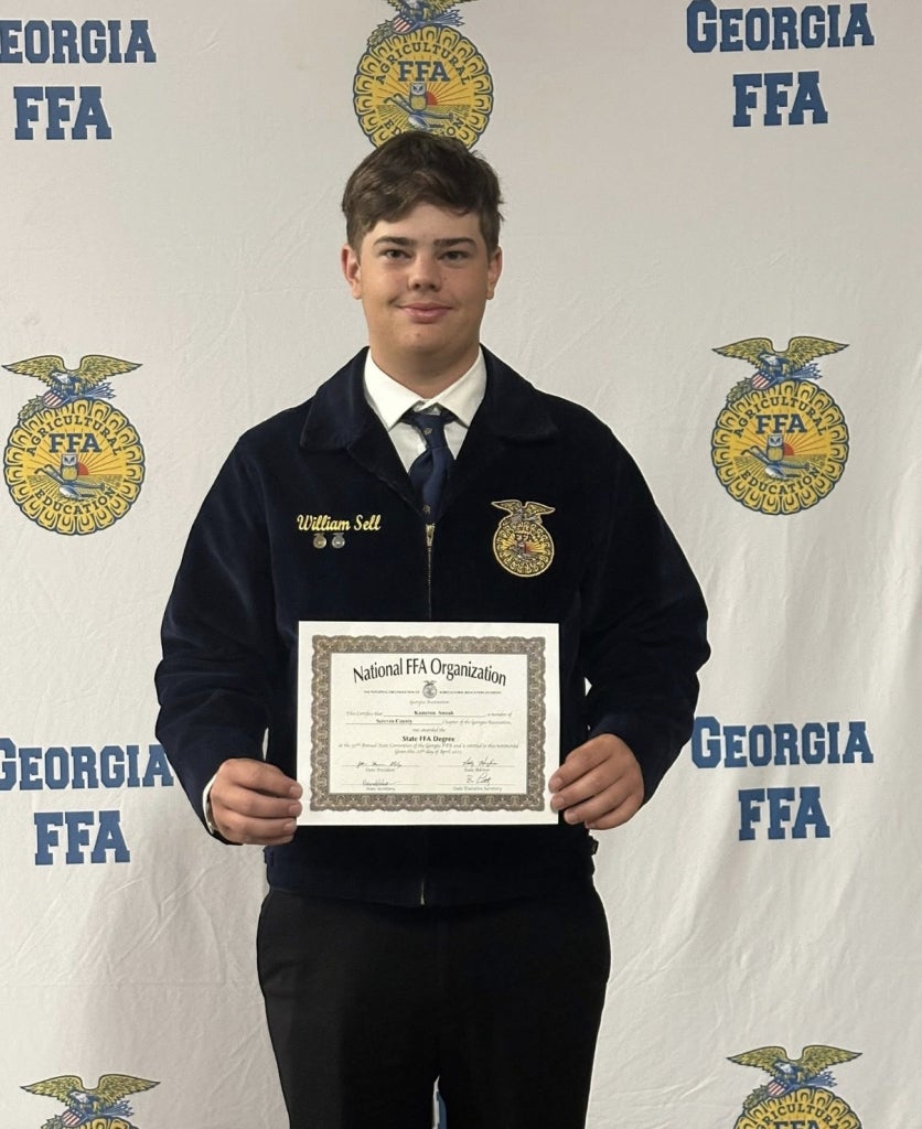 Smoak earns his State FFA Degree.