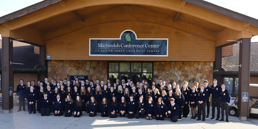 Region II camp group photo with all member attendees, regional officers and state officers.