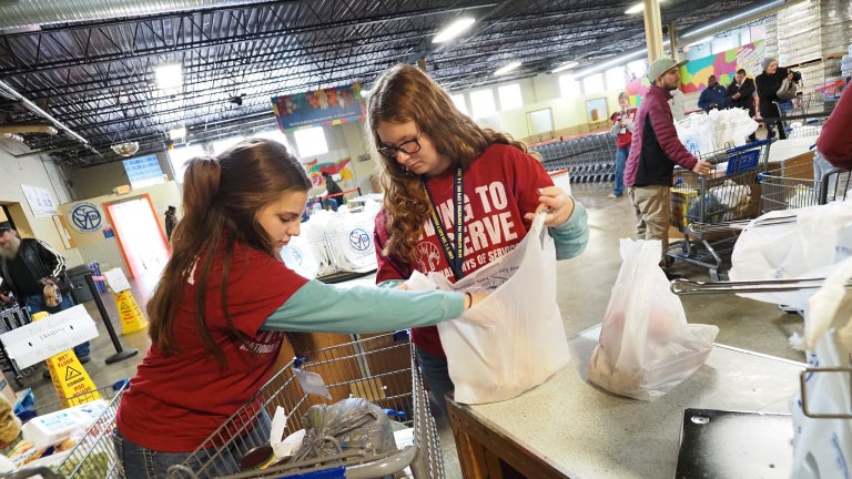 FFA Members Volunteering at Food Bank