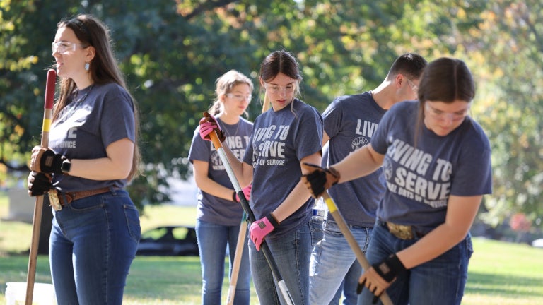 FFA Members Participate in Community Service Project