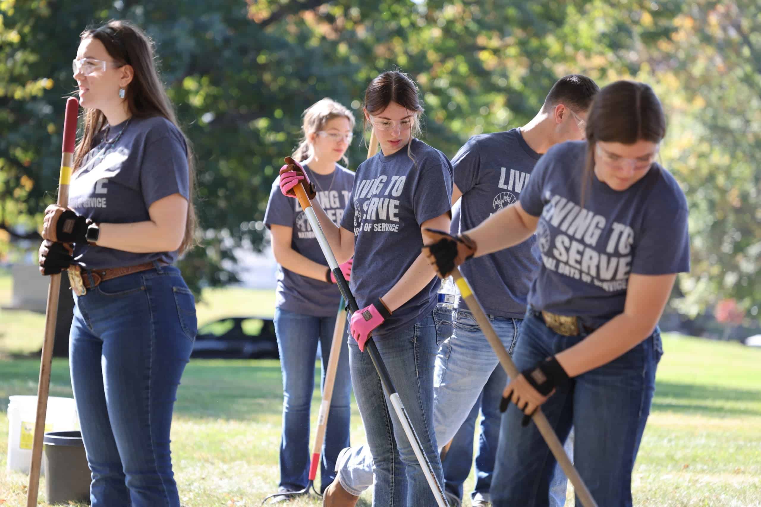 FFA Members Participate in Community Service Project
